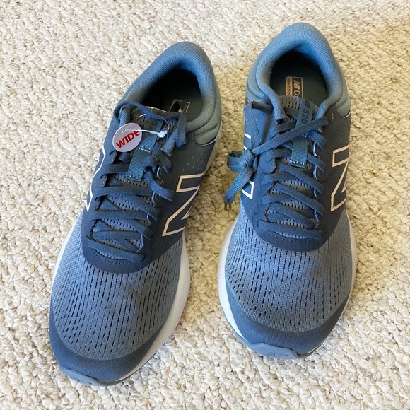 New Balance Women’s Running Course Shoes, Size 12 D, Wide Width, NWT - Picture 3 of 9